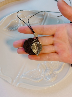 原创手作天然黑檀木树叶吊坠项链