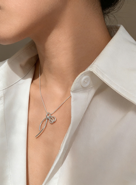 解忧 饰物甜美法式蝴蝶结线条项链女小众设计简约百搭浪漫锁骨链