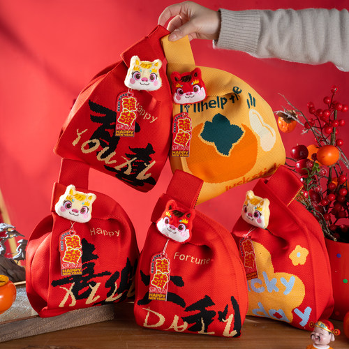 2026新款马年礼品袋手提针织包红色新年福袋伴手礼物小拎袋手腕包 - 图1