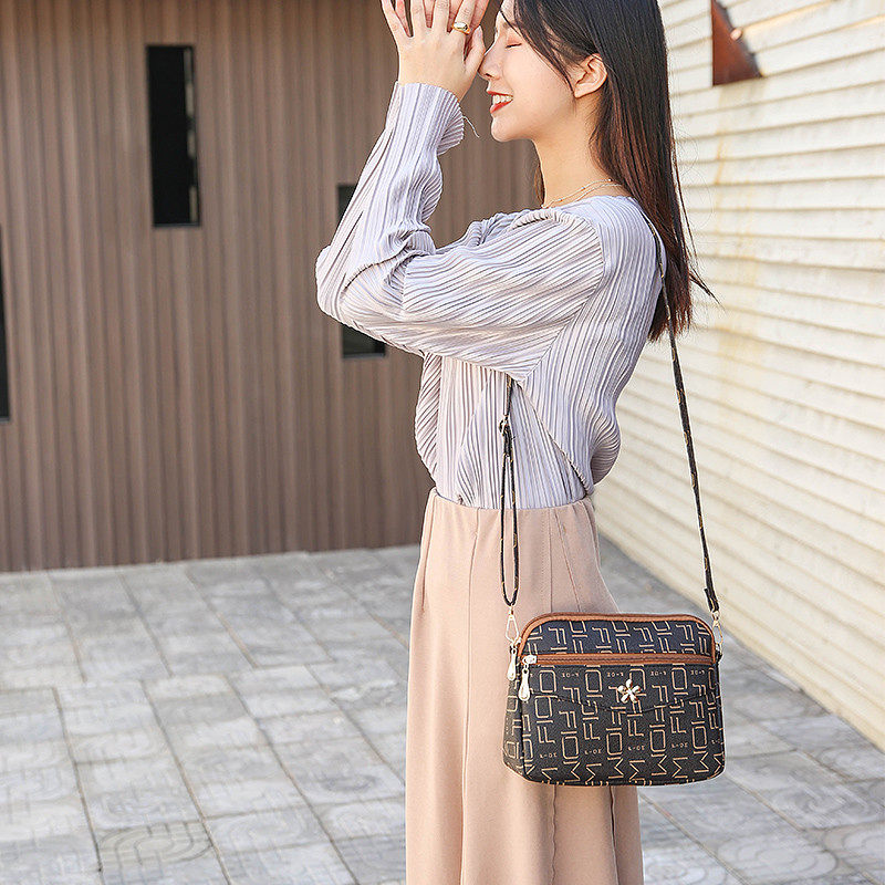 女包包2025新款单肩斜挎包独特小方包三层字母气质中年妈妈小挎包,淘宝优惠券,粉丝福利购,淘宝优惠卷