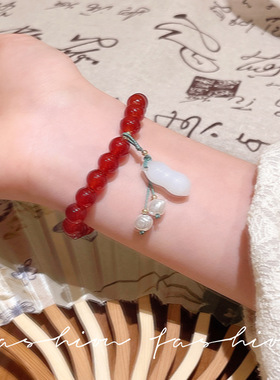 精致红色串珠花生吊坠手链女2025新款爆款手饰小众设计感配饰