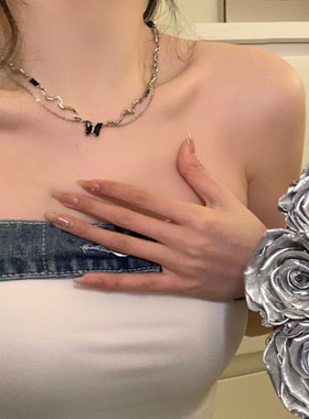 双层叠戴黑色蝴蝶项链高级感配饰