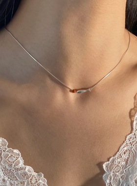 红玛瑙锦鲤小鱼项链女轻奢小众设计高级感新款爆款年年有鱼锁骨链