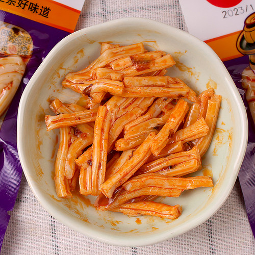 春福盈老坛酸菜粉凉粉皮香辣粉小面筋辣条8090后儿时校园怀旧零食 - 图0