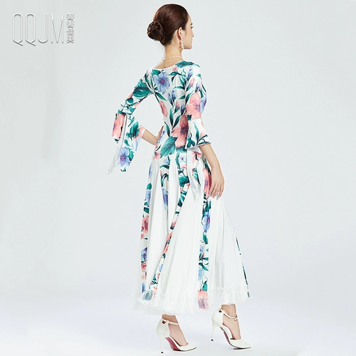 2024 Осенью Новая современная танцевальная юбка с семи -точка роговой рукав платье платье молоко шелковое эластичное вальс