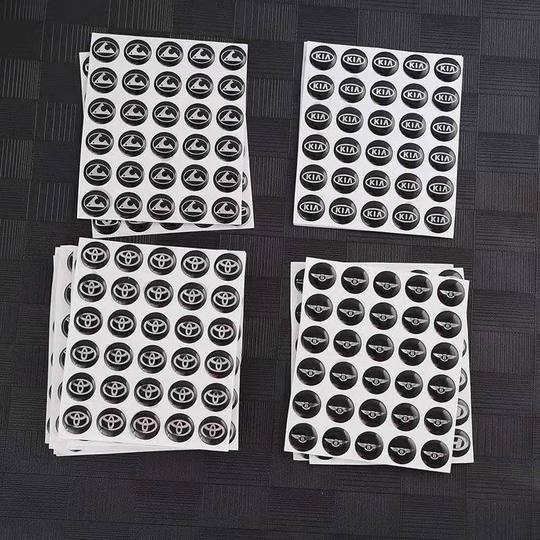 La marque d'autocollant de clé convient aux autocollants de voiture de clé de télécommande Toyota, Hyundai, Honda et Volkswagen, aux autocollants de voiture en cristal époxy