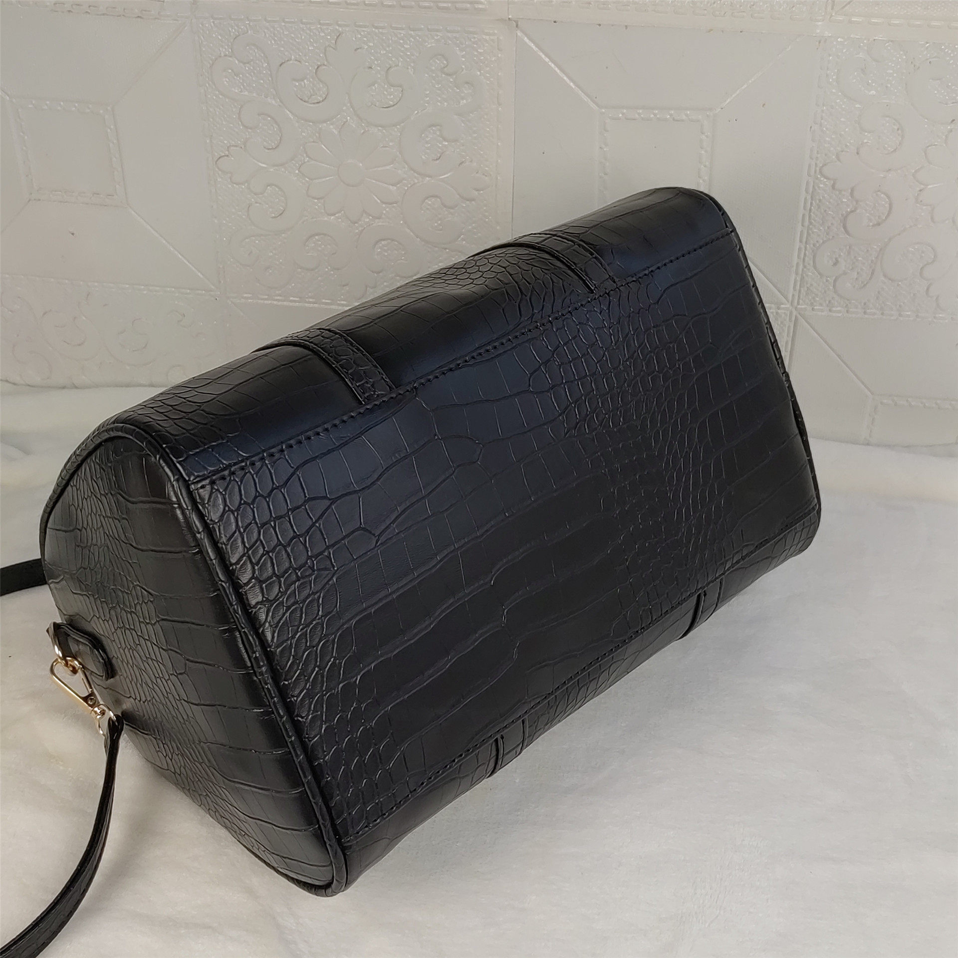 出口外贸包包女鳄鱼纹波士顿包女大容量枕头包单肩手提斜挎简约包,淘宝优惠券,粉丝福利购,淘宝优惠卷