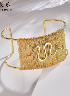 跨境新品复古风镂空编织开口手镯女轻奢个性小众不锈钢情侣首饰