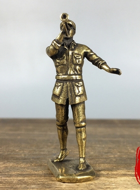 古玩黄铜红军长征前锋吹红军号角手微雕铜像桌面装饰品小铜器摆件