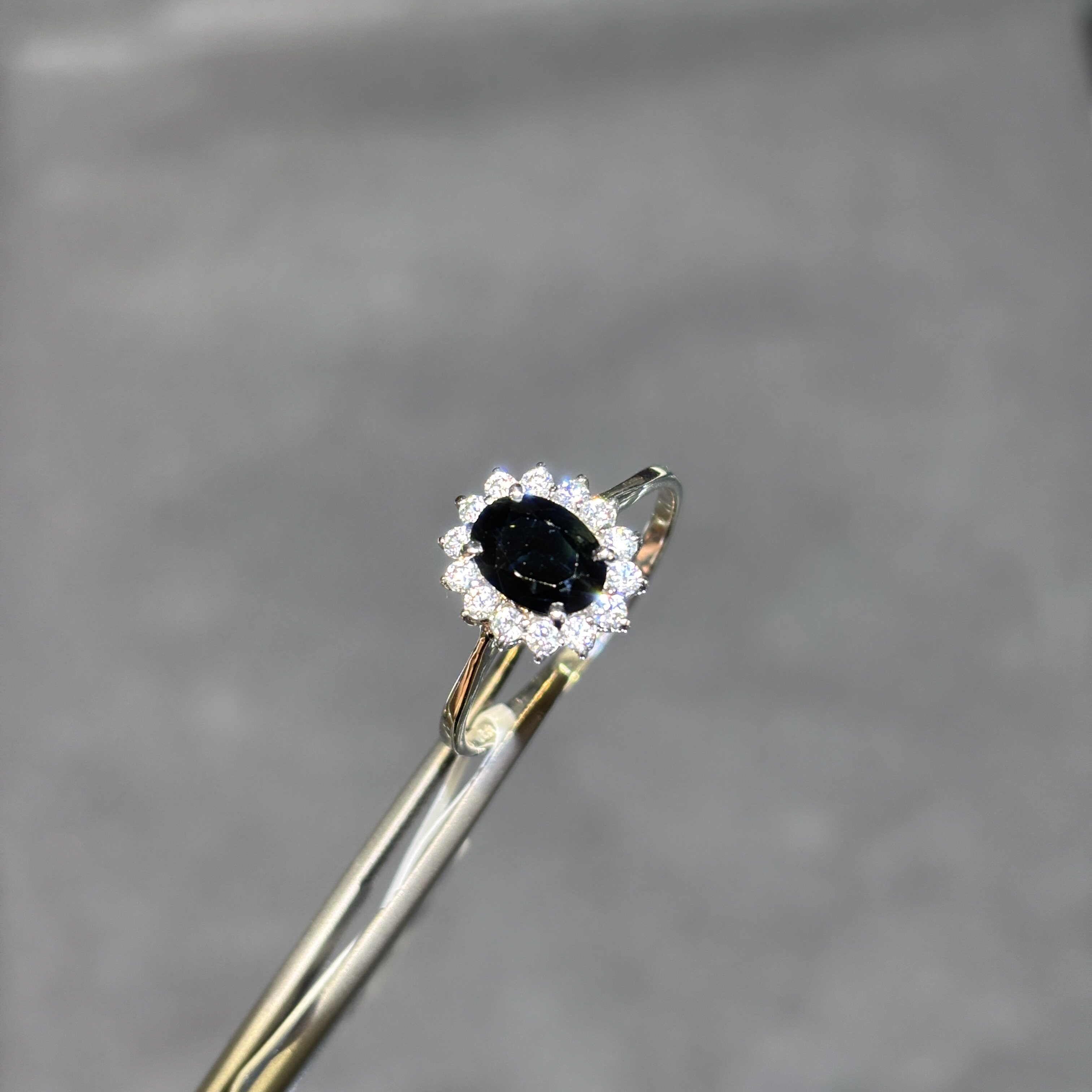 18k white gold natural sapphire ring Princess Diana style