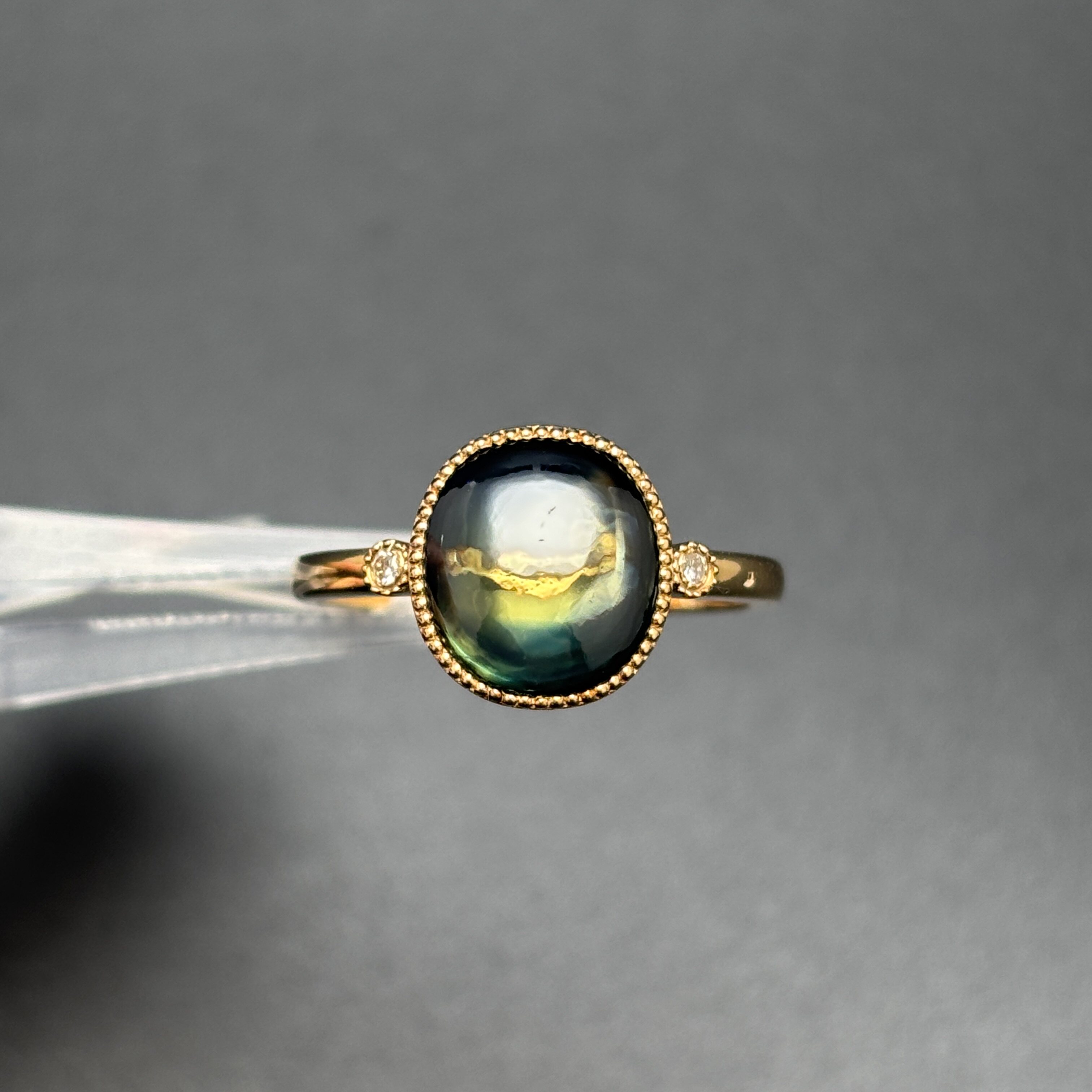18k gold natural color sapphire ring plain egg face oval sugar tower yellow and blue gradient with diamond women's ring
