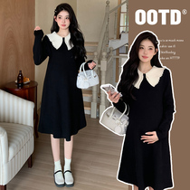 Pregnant woman one-piece dress for autumn and winter clothing 2023 new fashion Korean version doll collar pregnant woman skirt knit long sleeve small black dress