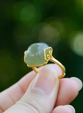 祥云绿钰女款简约复古戒指