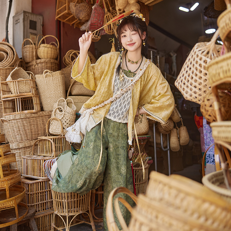 十三余小豆蔻儿[和花饮春]国风俏皮出街外套吊带裤子黄绿套装女春-图0