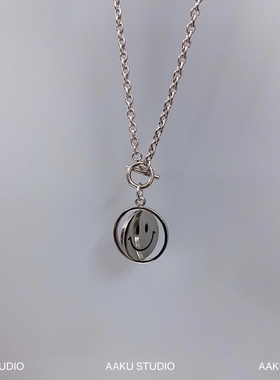 【aaku】旋转笑脸男ins项链