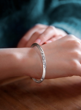 九乐足银999银手镯女纯银手工錾刻莲花开口民族风银镯子送女友礼