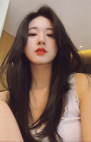 Brandy Girl官网赵露思同款bm吊带孔眼蕾丝短款露脐背心内搭 - 图0