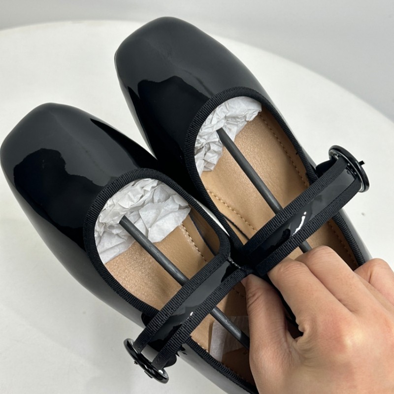 韩版时尚一字扣平底单鞋女大码气质方头漆皮轻便舒适浅口玛丽珍鞋,淘宝优惠券,粉丝福利购,淘宝优惠卷