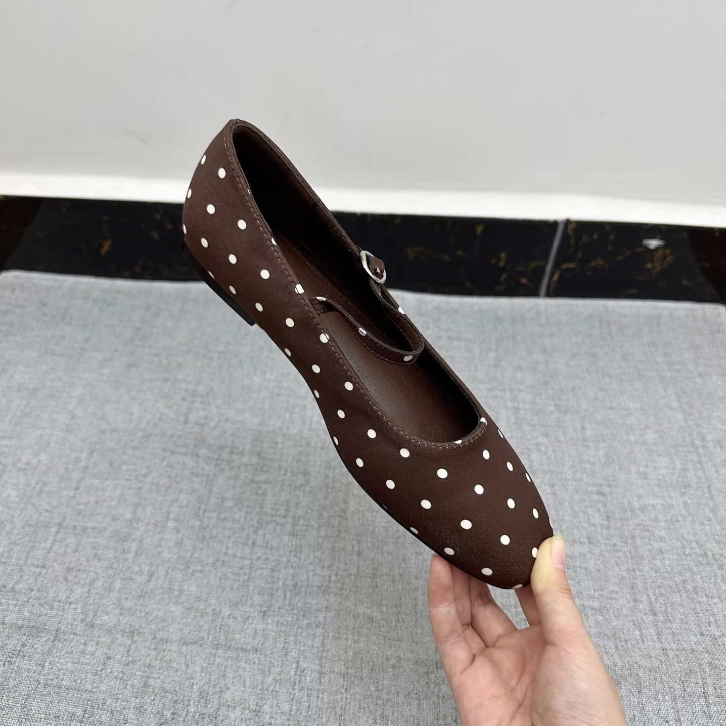 出口外贸 波点平底玛丽珍女鞋大码方头简约百搭一字扣浅口单鞋,淘宝优惠券,粉丝福利购,淘宝优惠卷