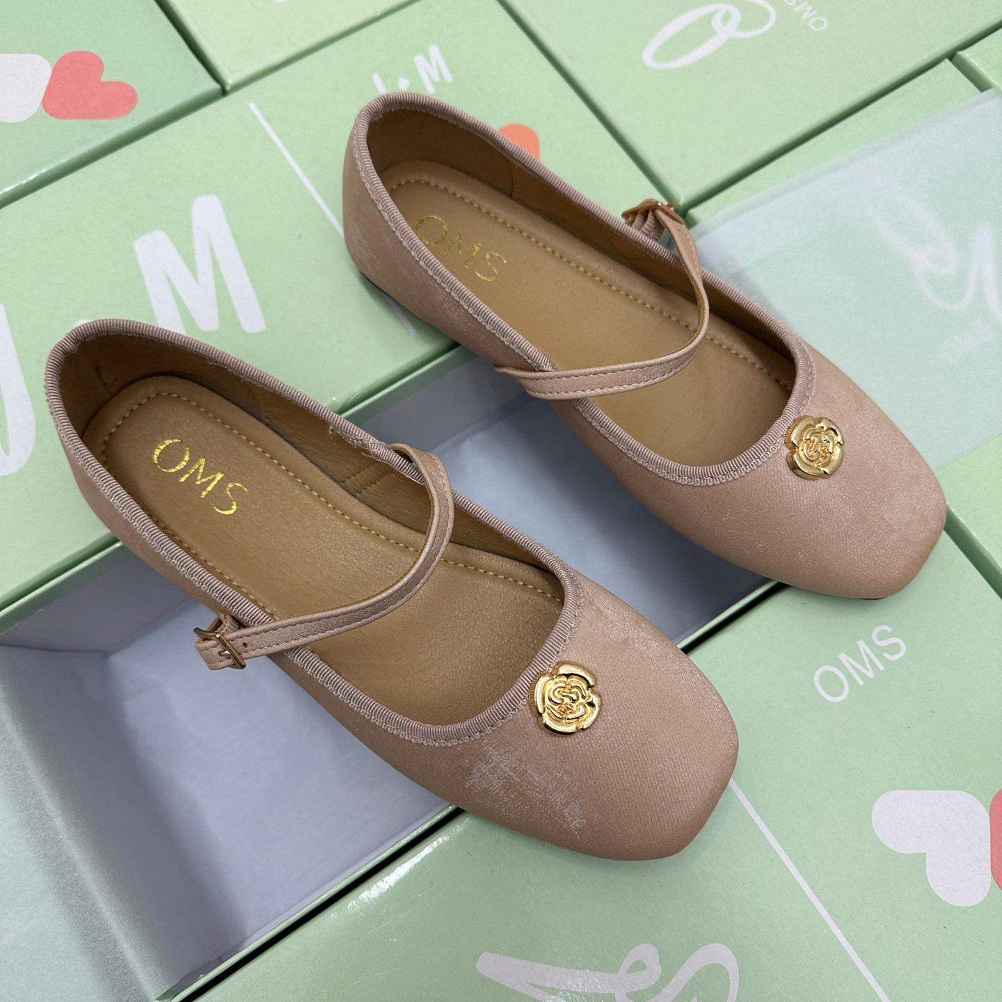 外贸大码方头浅口单鞋一字带扣磨砂面温柔百搭平底玛丽珍鞋女,淘宝优惠券,粉丝福利购,淘宝优惠卷