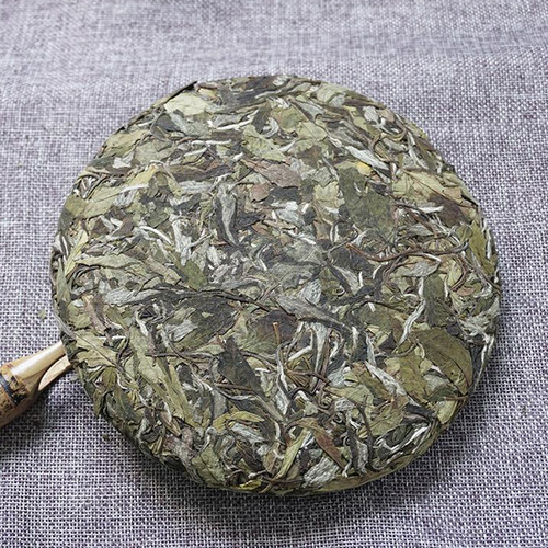 福鼎白茶白牡丹 2017年高山头春白茶饼 一箱48饼花香白茶直销包邮 - 图0