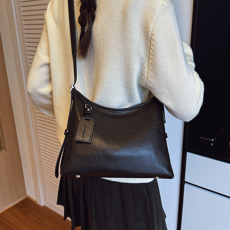 大容量包包女式2025新款超火小众复古通勤托特包高级感单肩斜挎包,淘宝优惠券,粉丝福利购,淘宝优惠卷