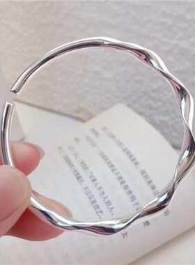 莫比乌斯扭纹手镯女纽线波浪亮面素圈新款高级感手镯