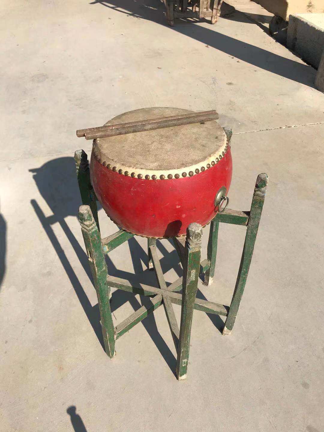 民俗老物件老旧乐器二胡鼓唢呐笙锣快板小镲小号腰鼓农家装饰摆件