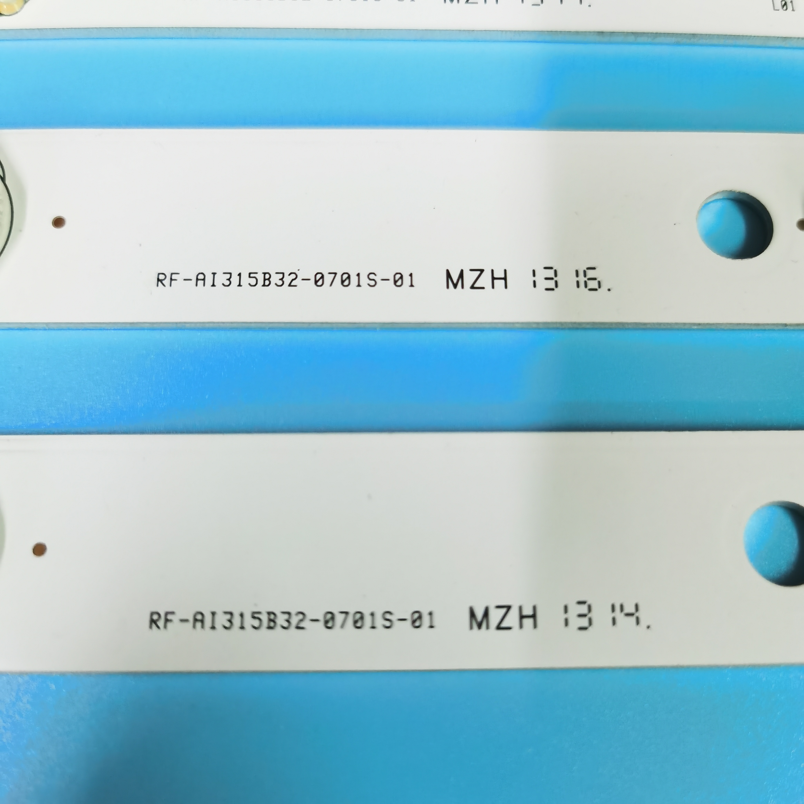 适用乐华LED32C560灯条液晶电视机灯条7灯RF-AI315B32-0701S-01 - 图1