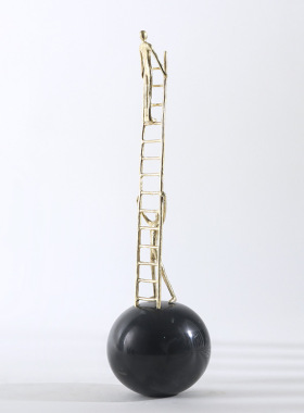 样板房软装饰品现代轻奢金属创意人物摆件大理石底座客厅壁柜摆设