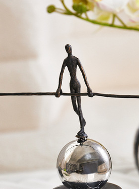 创意人物大理石金属摆件桌面书房客厅摆设电视柜壁龛软装工艺品