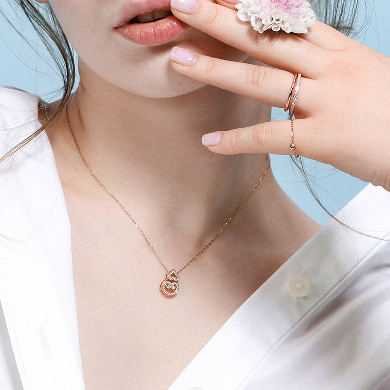 千叶珠宝18k彩金开心如意多戴吊坠 千叶珠宝颈饰