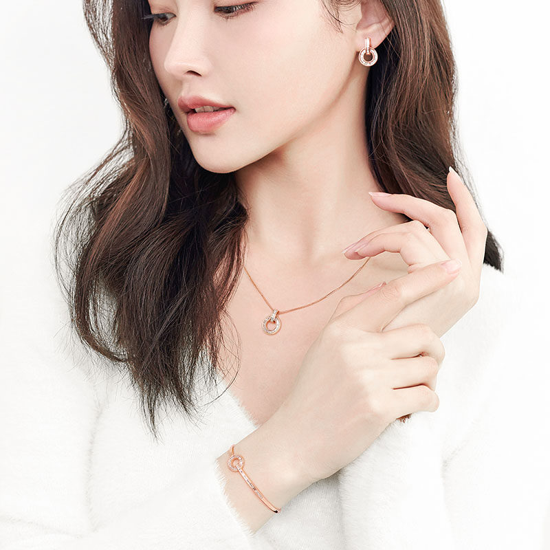 千叶珠宝18k金钻石璀璨时光耳吊 千叶珠宝手饰