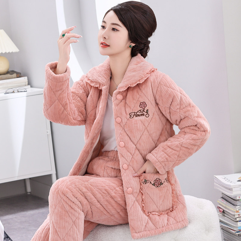 睡衣女秋冬季中老年妈妈款珊瑚绒三层夹棉加厚保暖加绒家居服套装