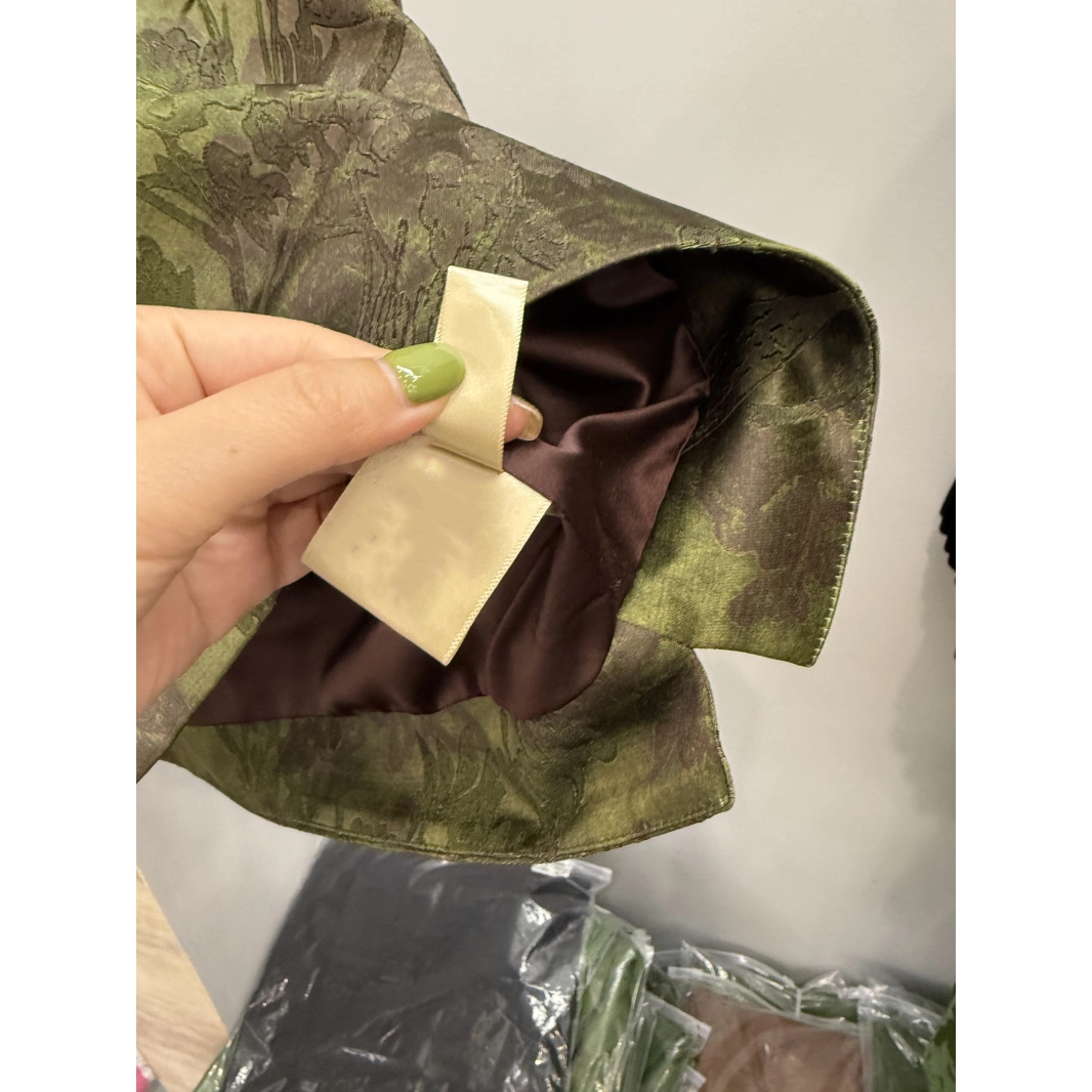 爵莱菲大码新中式国风马甲女2025复古盘扣立领提花无袖坎肩背心 - 图0