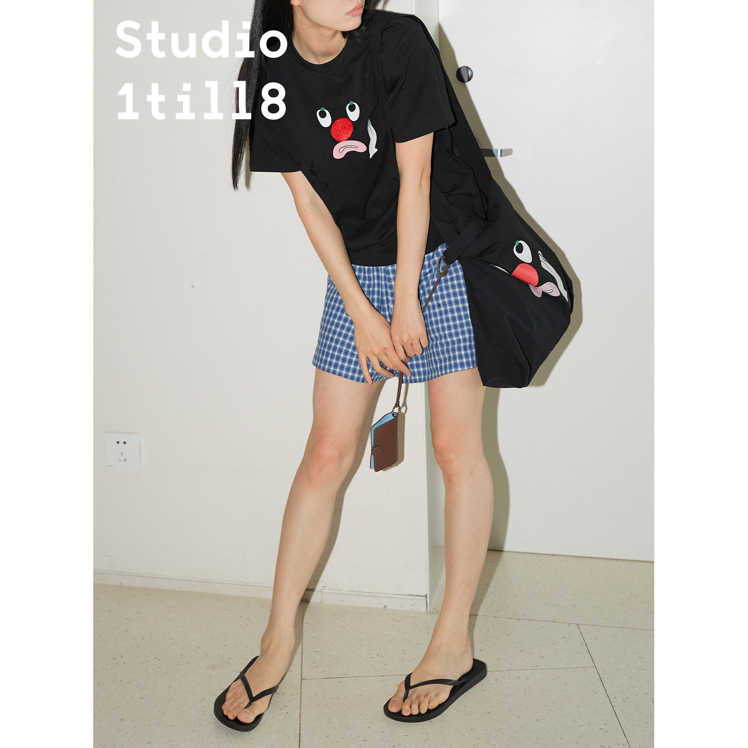 Studio1till8 “心事系列”牙痛红鼻子重磅精梳棉短袖正肩T恤女 - 图0