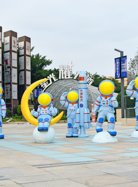 宇航员商场电影院太空人美陈装饰