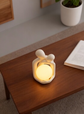 创意人物造型床头台灯