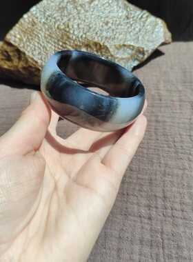 新疆和田玉籽料青花精品手镯.天眼特色