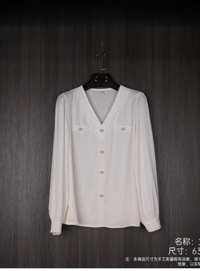 全屋定制展厅软装样板房衣帽间衣柜衣服黑色系软装摆件