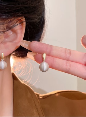 高级！金银撞色拉丝耳钉