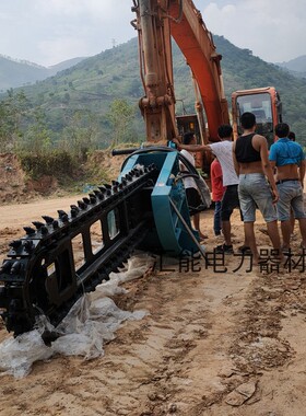 沥青路面刨沟机挖掘机钢筋混凝土开槽机施工路面链条岩石开沟机