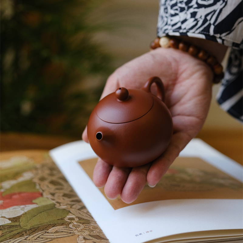 Raw ore vermilion Xishi purple clay teapot 140cc