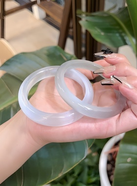 冰种白月光手镯女款荔枝冻