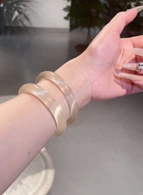 香槟金白月光手镯女玉镯子百搭