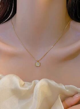 温柔风小方牌贝母项链 金色细链choker 高级感ins风锁骨链简约