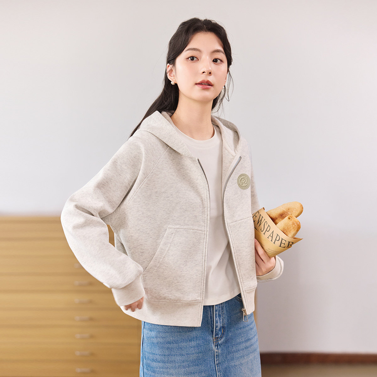 茵曼2026春季新款学院风连帽卫衣开衫女短外套松弛宽松休闲上衣,淘宝优惠券,粉丝福利购,淘宝优惠卷