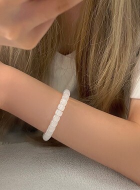 小众设计感珍珠福牌手链女2025年新款气质高级感手环冷淡风手饰潮