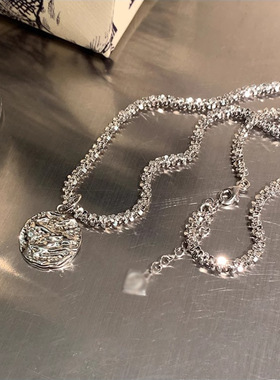 2025年轻奢小众锡纸圆牌闪闪项链女夏天时尚气质百搭高级感毛衣链