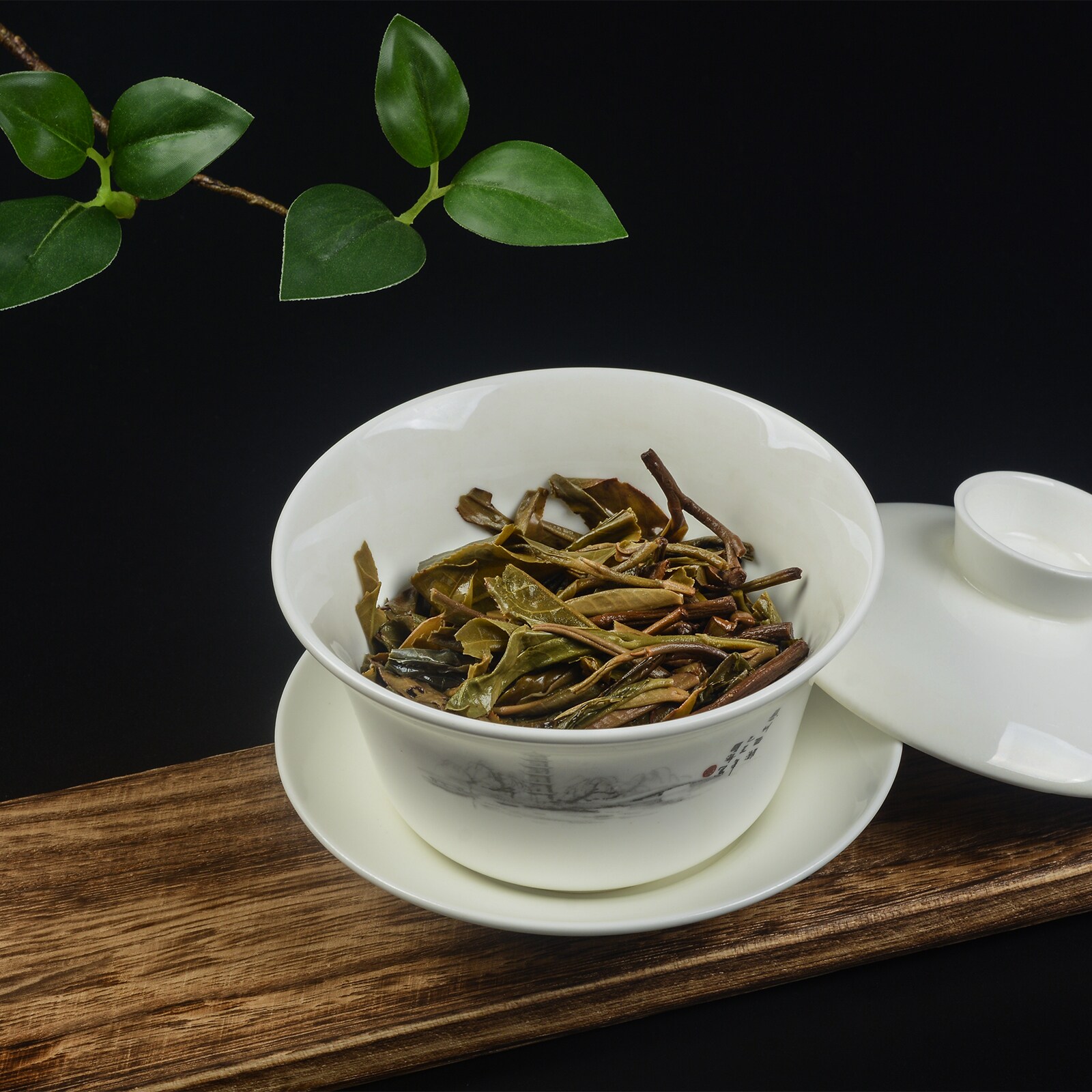 云南普洱茶生茶易武刮风寨大树茶饼古六大茶山357g七子饼明前春茶